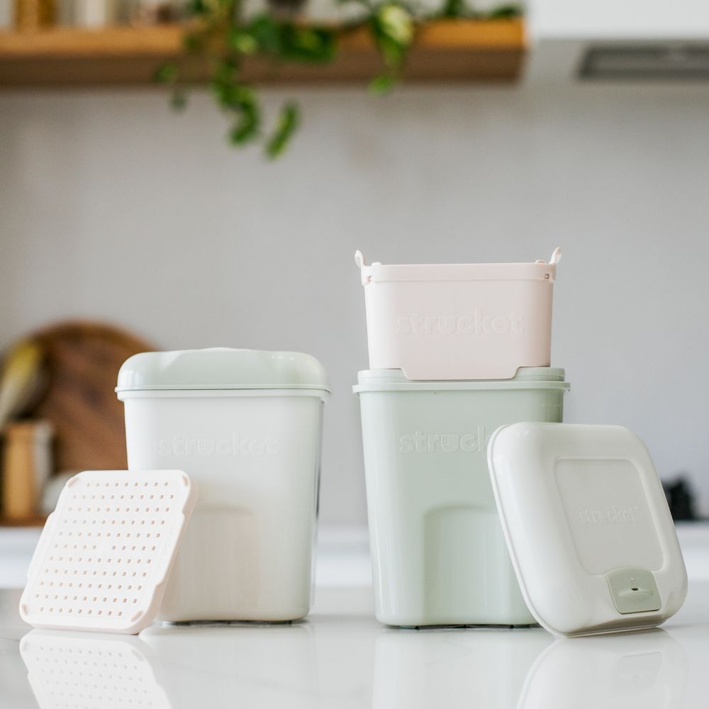 Strucket 1L Teenie Strainer Container Cool Grey  and Light Green