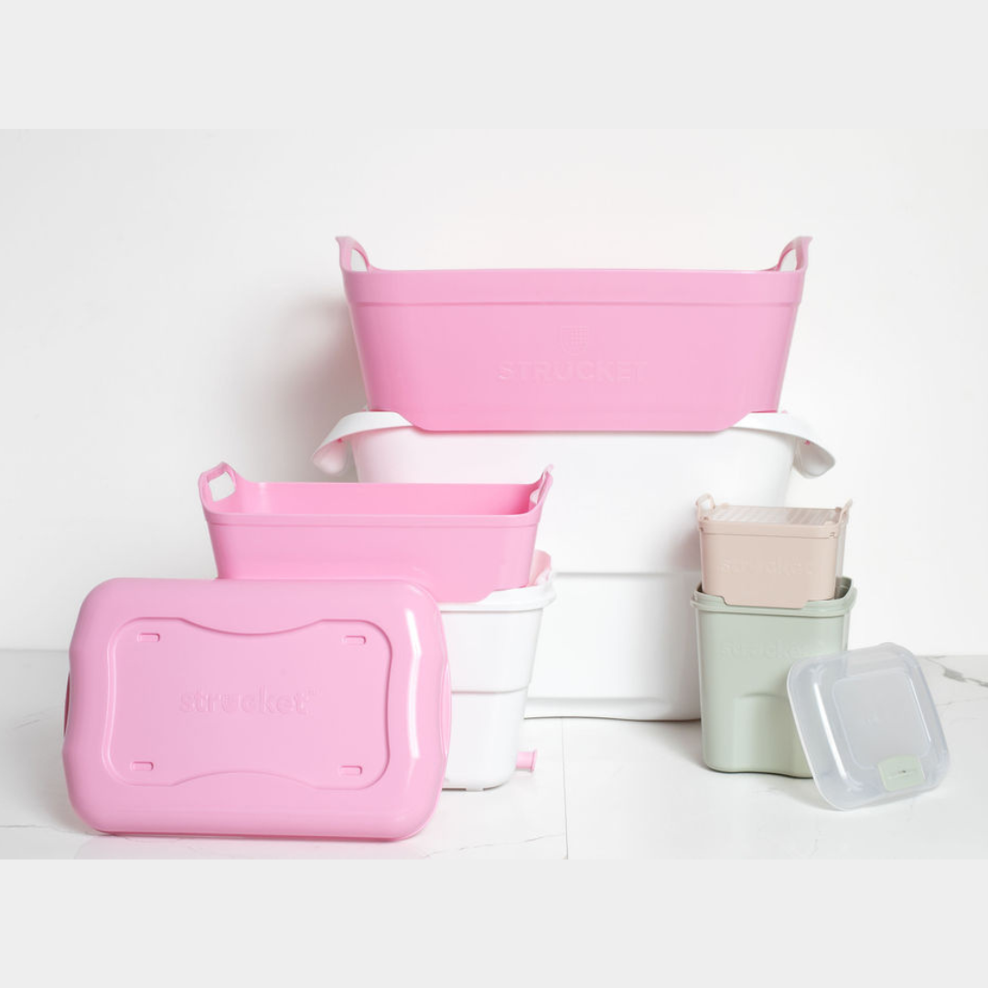 Strucket bundle with interlocking strainers for hands-free cleaning