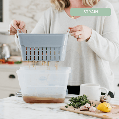 Strucket 4.5L Mini bucket straining small food items, 