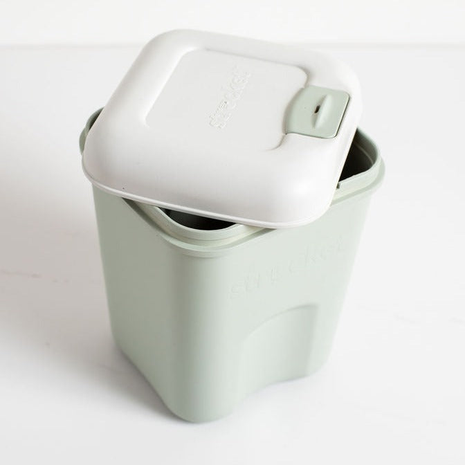 BPA-free Strucket lid for safe household use